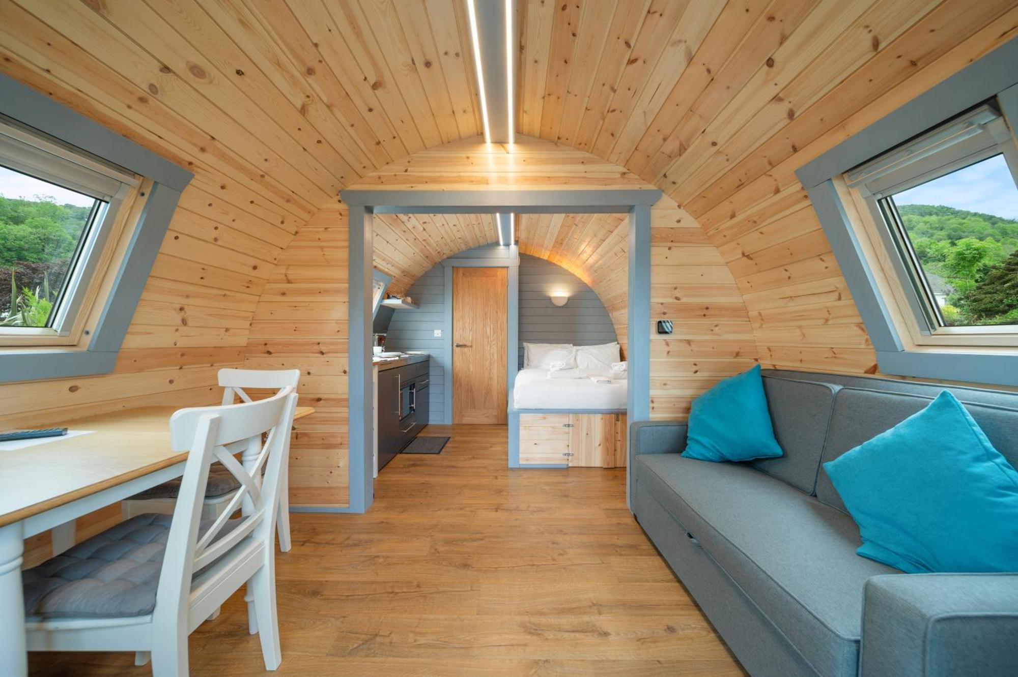 Hotel & Lochside Pods Onich
