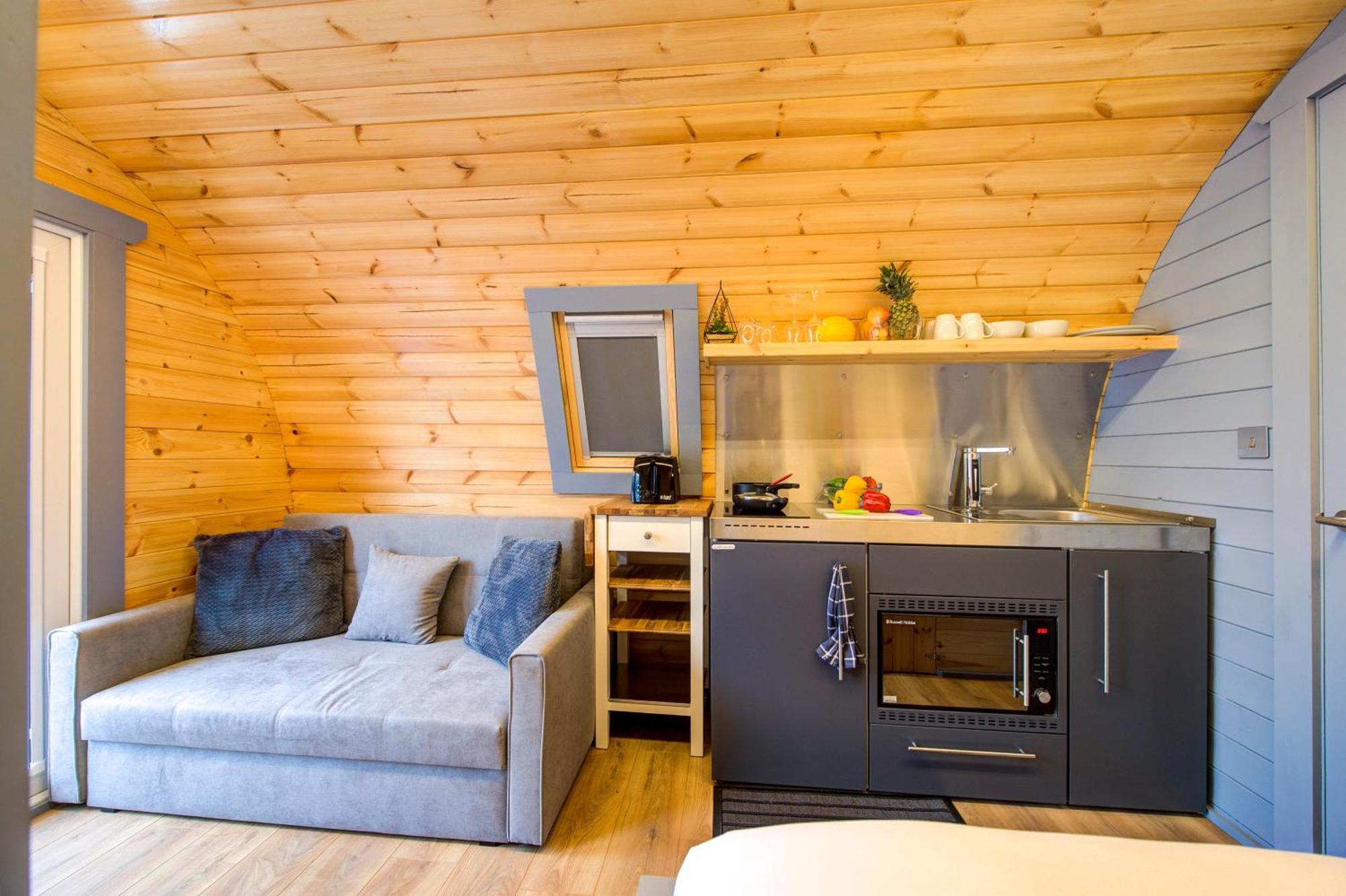 & Lochside Pods Hotel 3*
